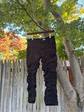Vintage Black Ruched Capris